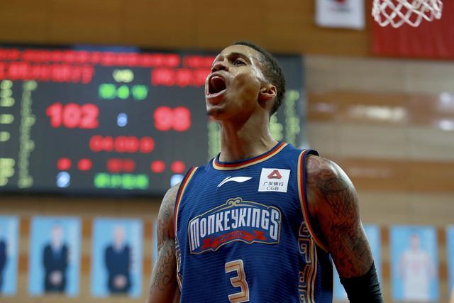 米切尔23分阿伦16+20 骑士力克魔术大比分2-0